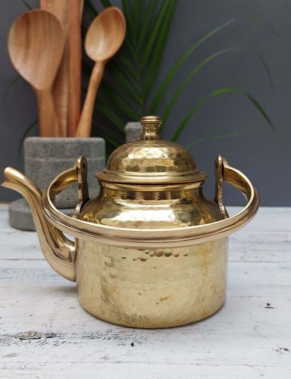 Arabic Dallah / Traditional Brass Kettle – Handcrafted Hammered Design